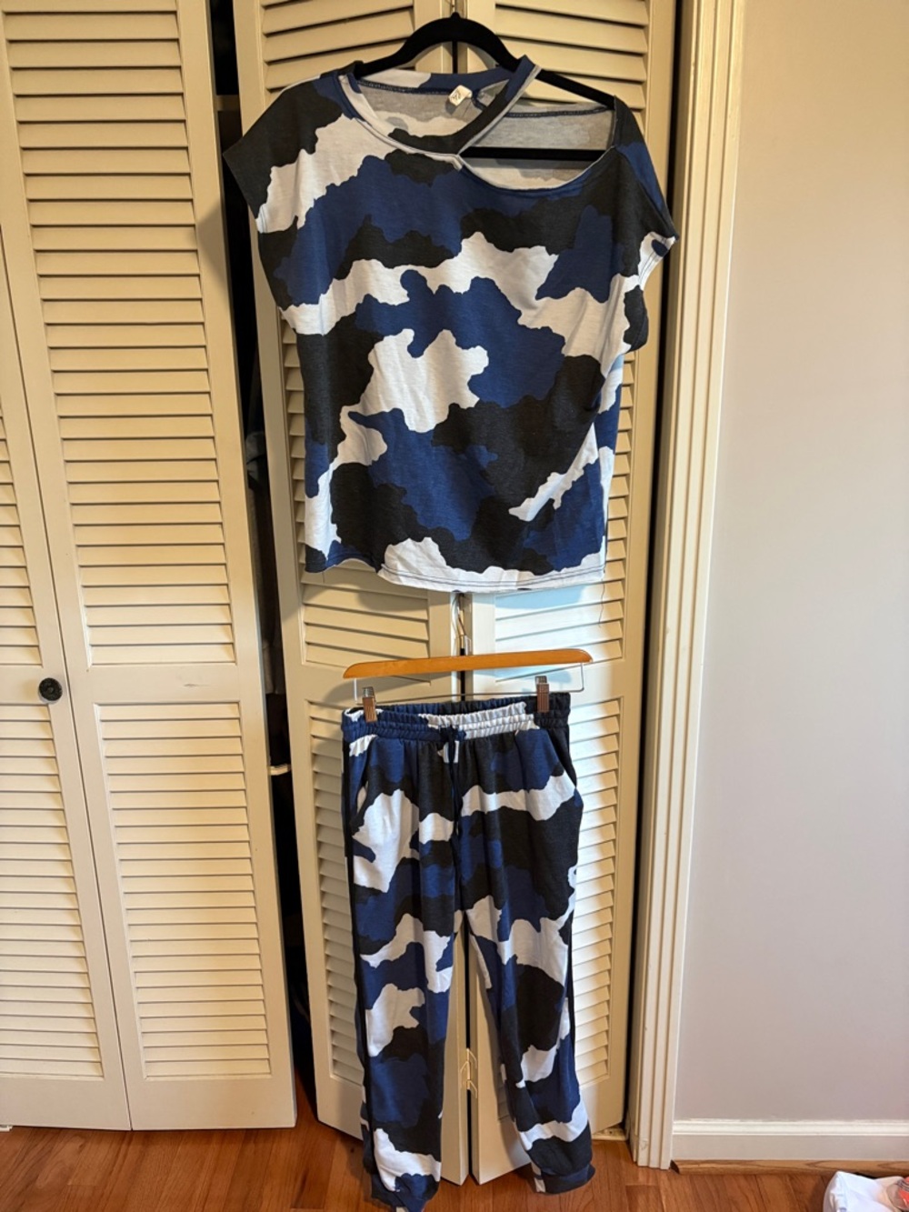 Elan Blue, White & Black Camo Set